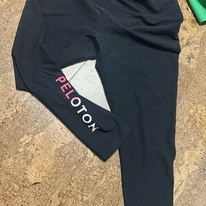 Peloton x Beyond Yoga breast cancer awareness leggings in 1X EUC